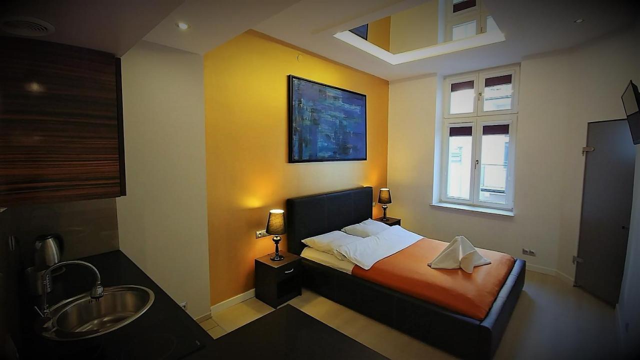 Mirror Gold & Grey Studios Cracovia Esterno foto