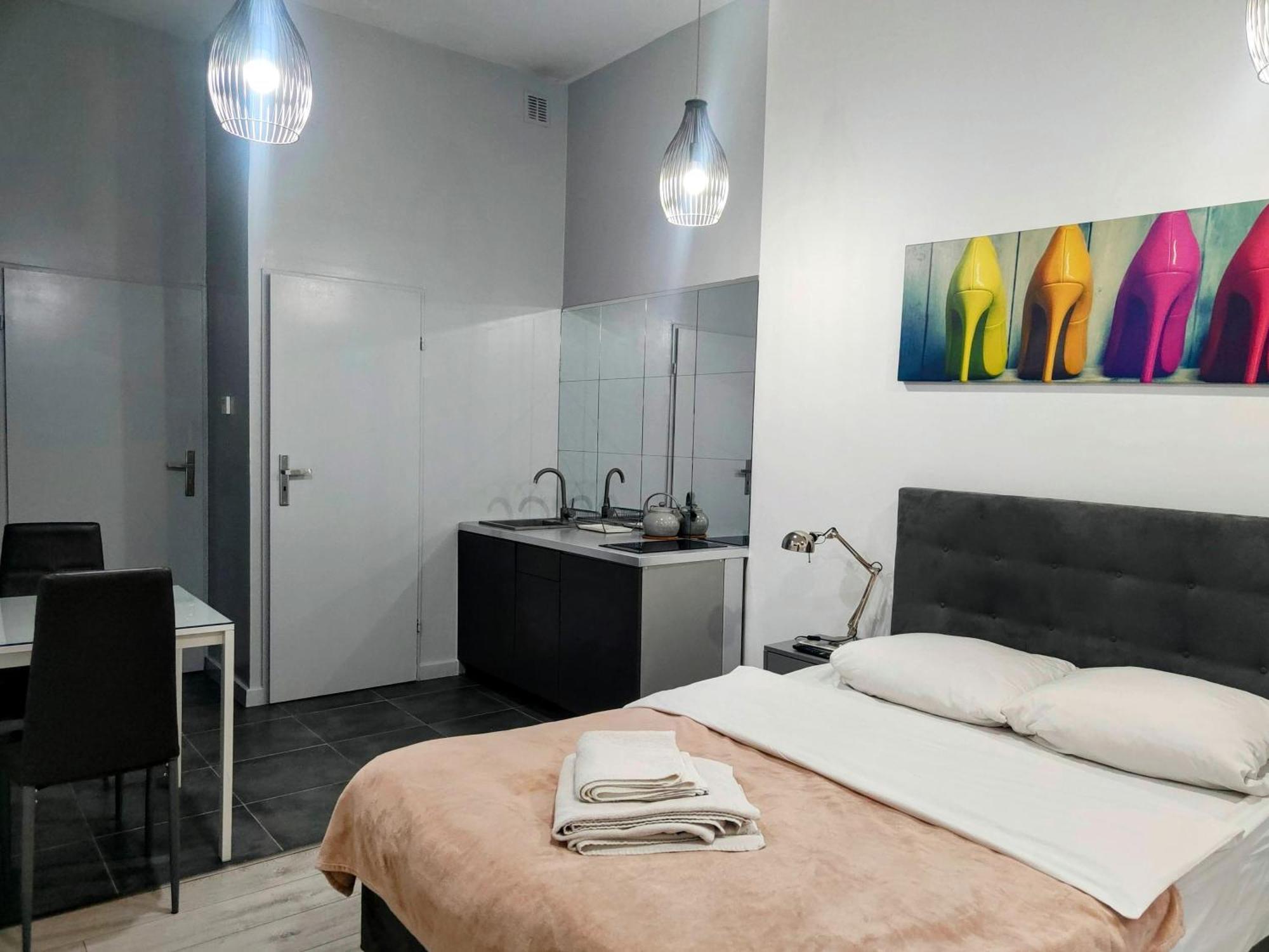 Mirror Gold & Grey Studios Cracovia Esterno foto